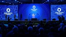 Emine Erdo�an: S�f�r At�k Forumu'nda 160'tan fazla �lkeden binlerce temsilci �stanbul'da, ortak evimiz d�nya i�in bulu�acak