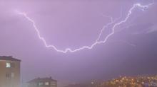 Kuvvetli geliyor! Meteoroloji 39 il i�in ''sar�'' uyar�