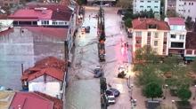 Samsun'da sel hayat� fel� etti... E�itime 1 g�n ara verildi