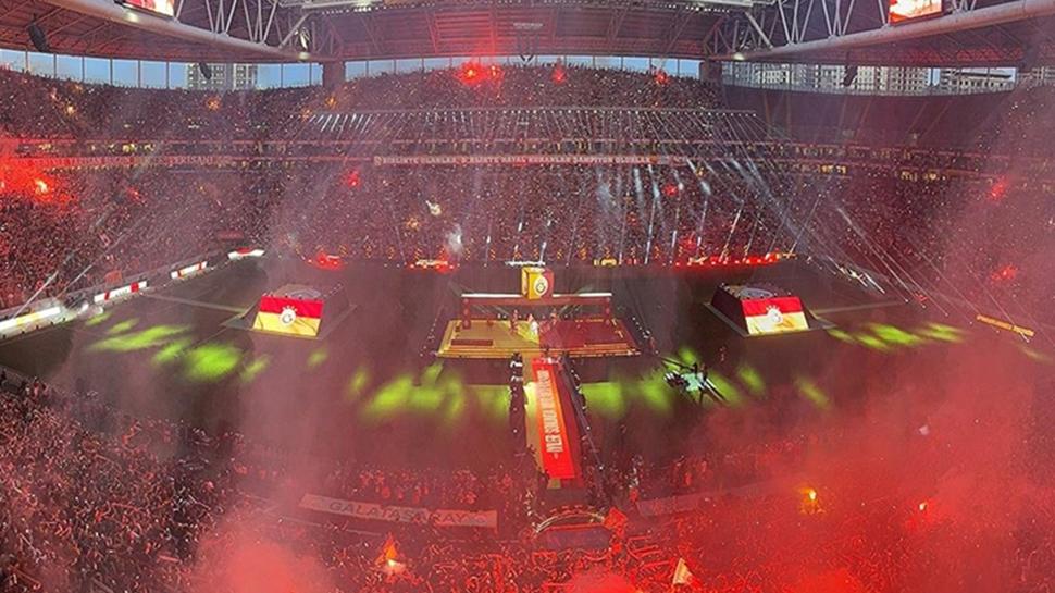 2026 Galatasaray �ampiyonluk kutlamas�na hangi sanat��lar gelecek? Galatasaray �ampiyonluk kutlamas� saat ka�ta ba�layacak?
