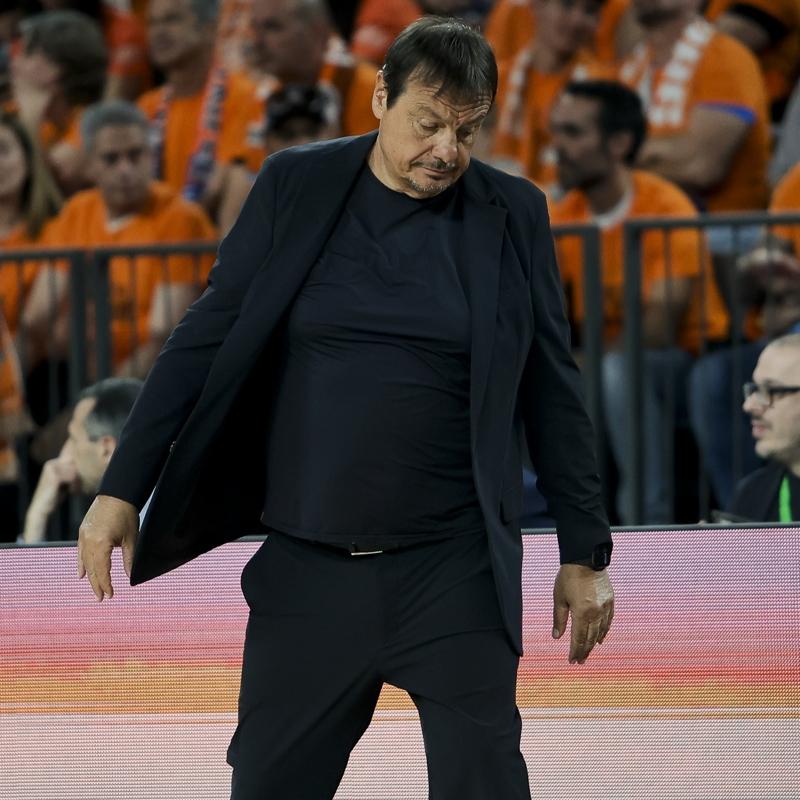 Ergin Ataman sorulan soruya k�zd�! Bas�n toplant�s�n� terk etti