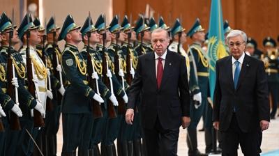 Başkan Erdoğan Kazakistan'da! Resmi törenle karşılandı