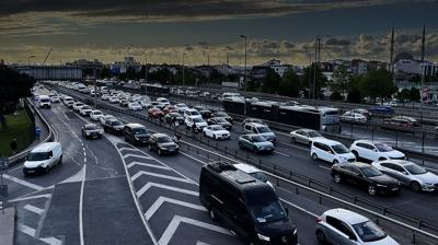 �stanbul'da 'Per�embe' d���m�: Trafik yo�unlu�u y�zde 80'e ��kt�