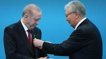 ''Ahmet Yesevi Ni�an�'' ilk kez Ba�kan Erdo�an'a verildi: Y�ksek bir tevecc�h olarak g�r�yorum