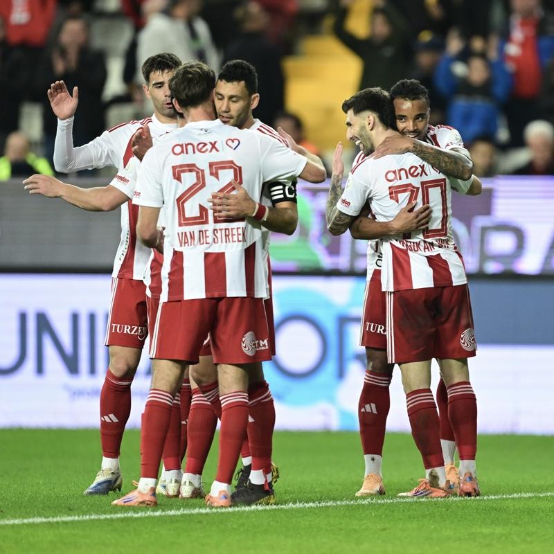 Antalyaspor'dan kritik ma�lar �ncesinde a��klama!