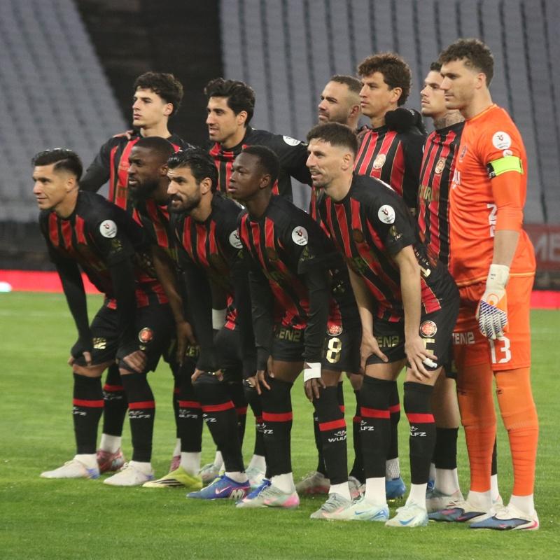 Fatih Karag�mr�k, S�per Lig'e Alanyaspor ma��yla veda edecek