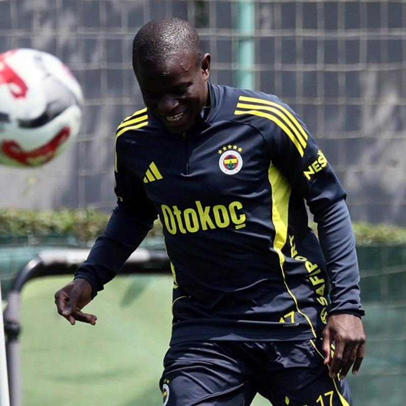 Fenerbah�e'de Ey�pspor mesaisi s�r�yor