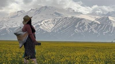 Bir yanda bahar bir yanda kar! İki mevsimi bir arada yaşıyorlar