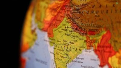 Hindistan'da f�rt�na felaketi: �l� say�s� 100'� a�t�