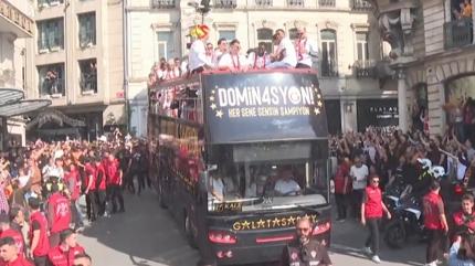 Galatasaray'da kutlama g�n�! 26. �ampiyonluk i�in t�ren