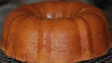 Sade kek tarifi: ��i yumu�ak, d��� k�zar�k
