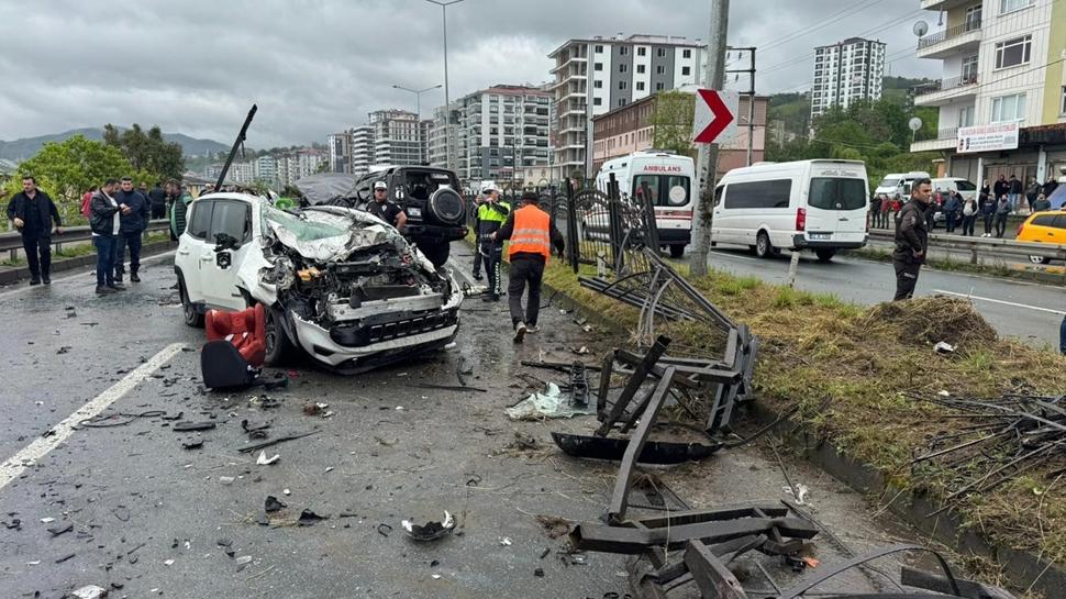 Takla atarak karşı şeride uçtu! Sahil Yolu'ndaki feci kazada ölü ve yaralılar var