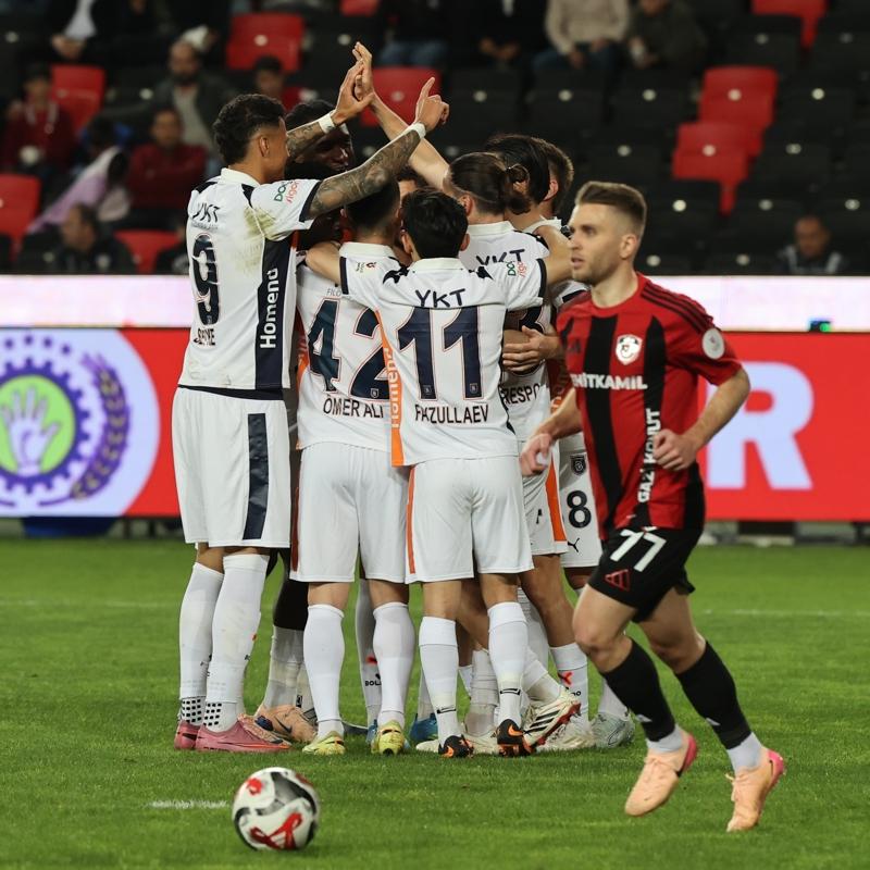 Ba�ak�ehir, Gaziantep deplasman�nda 2 golle kazand�