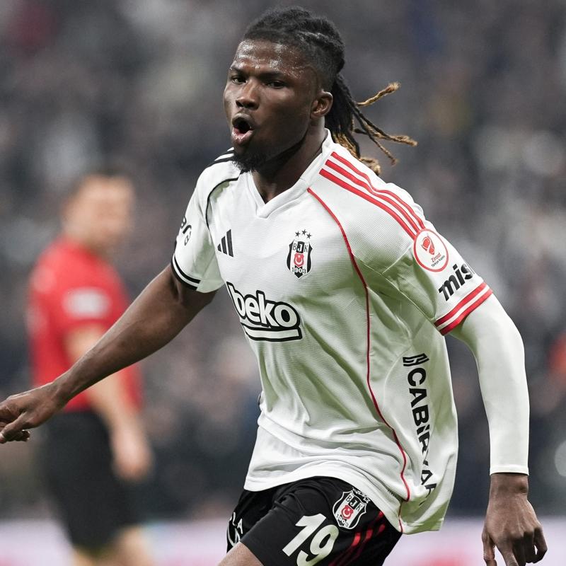 El Bilal Toure: Be�ikta� formas�n� giymekten gurur duydum