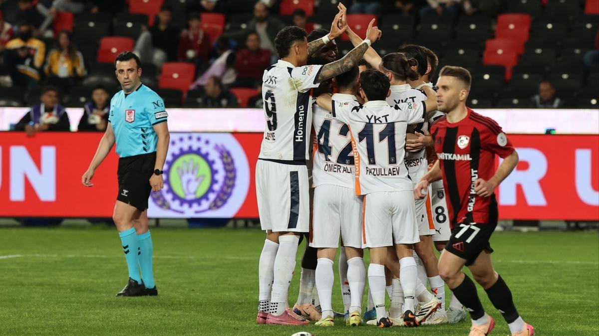 ba�ak�ehir gaziantep fk s�per lig foto�raflar� resimleri