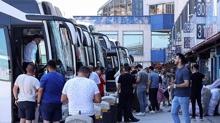 Biletler bitti, ek seferler konuldu! Megakentte bayram yo�unlu�u