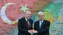 �mzalar� Ba�kan Erdo�an ve Tokayev att�! Karde� �lkeye sa�l�k �ss� kurulacak