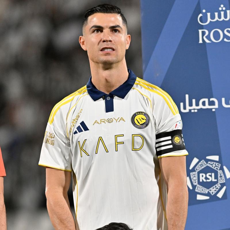 Cristiano Ronaldo finalin ard�ndan g�zya�lar�n� tutamad�