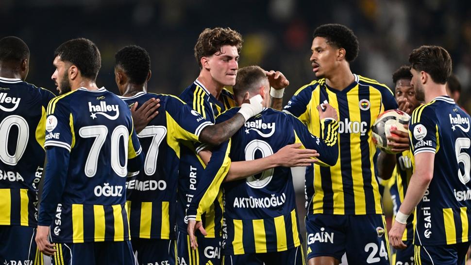 Fenerbah�e, ligi 11 beraberlikle tamamlad�