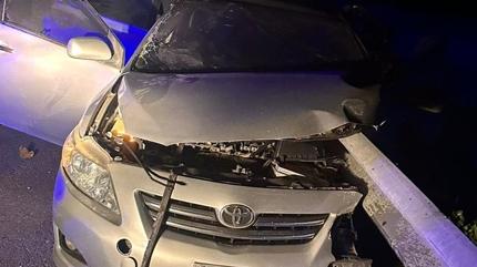 Otomobil bariyere sapland�: 1 ki�i hayat�n� kaybetti