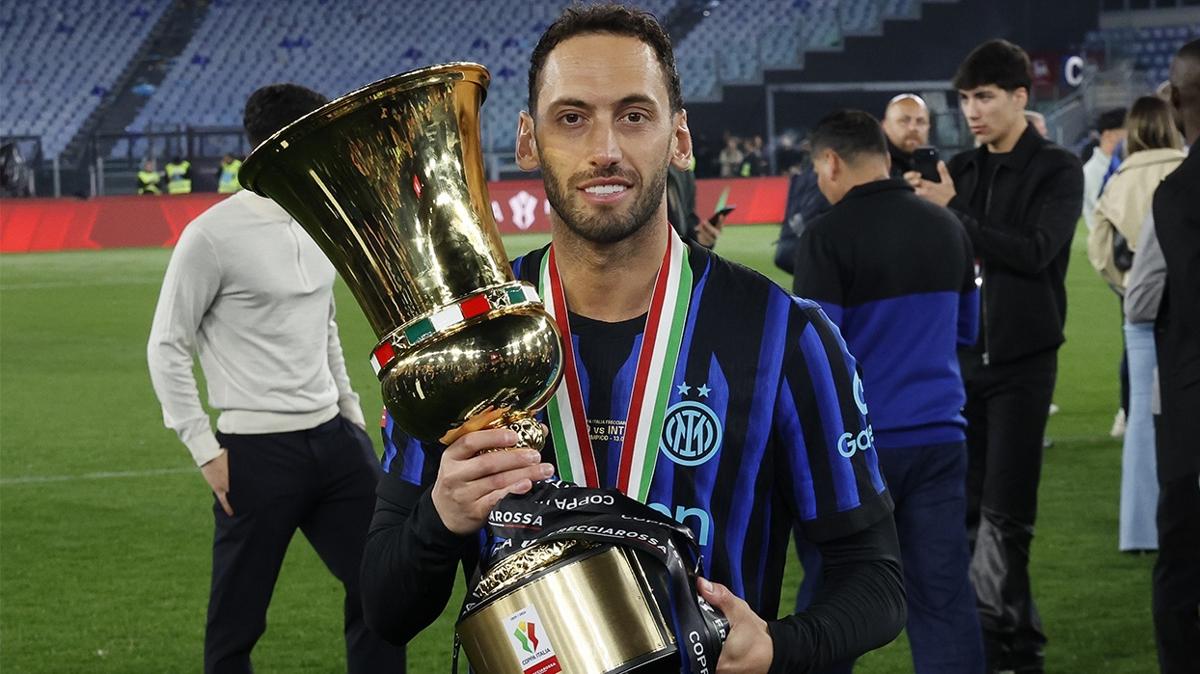 hakan �alhano�lu galatasaray transfer foto�raflar� resimleri