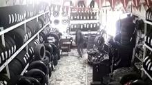 Bayrampa�a'da bor� deh�eti: Alacak verecek kavgas� silahl� �at��maya d�n��t�