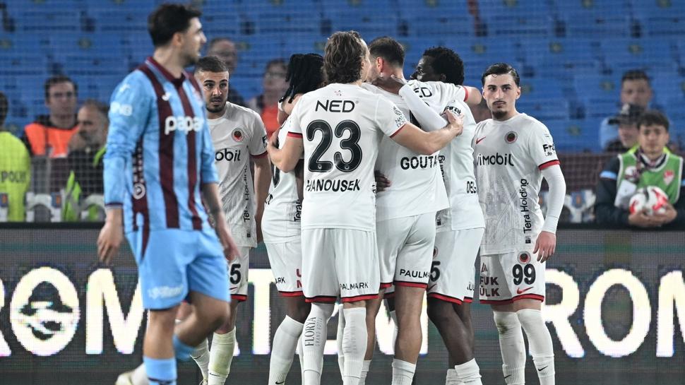 MA� SONUCU: Trabzonspor 0-3 Gen�lerbirli�i 