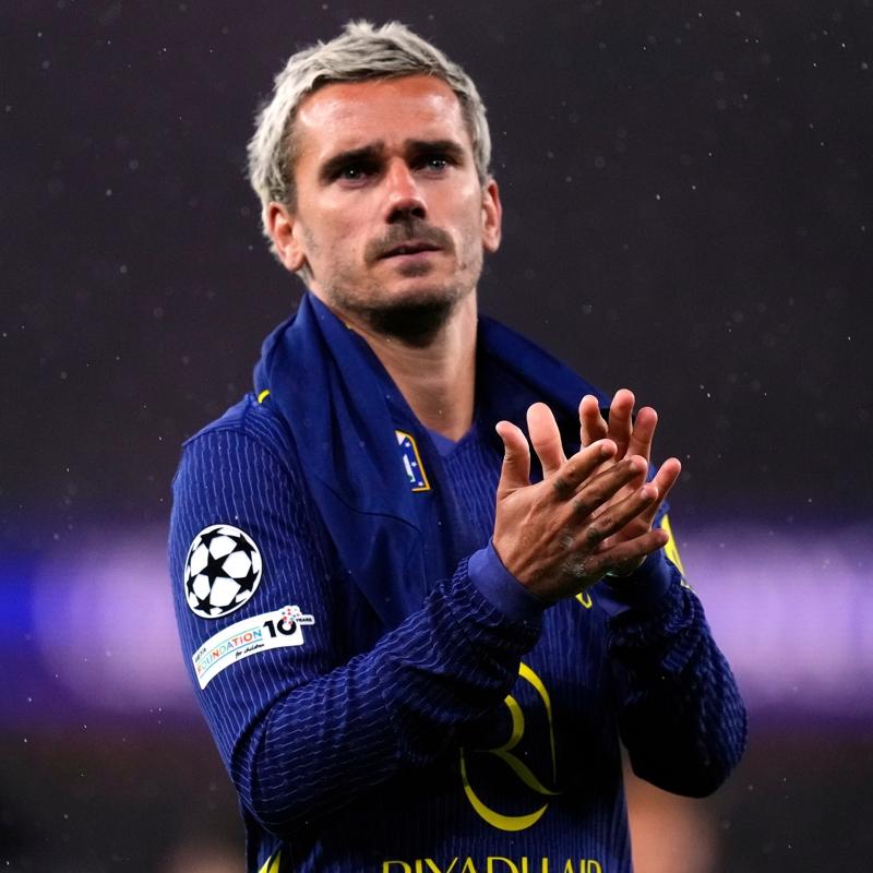 Antoine Griezmann, Barcelona'ya gitti�i i�in �z�r diledi