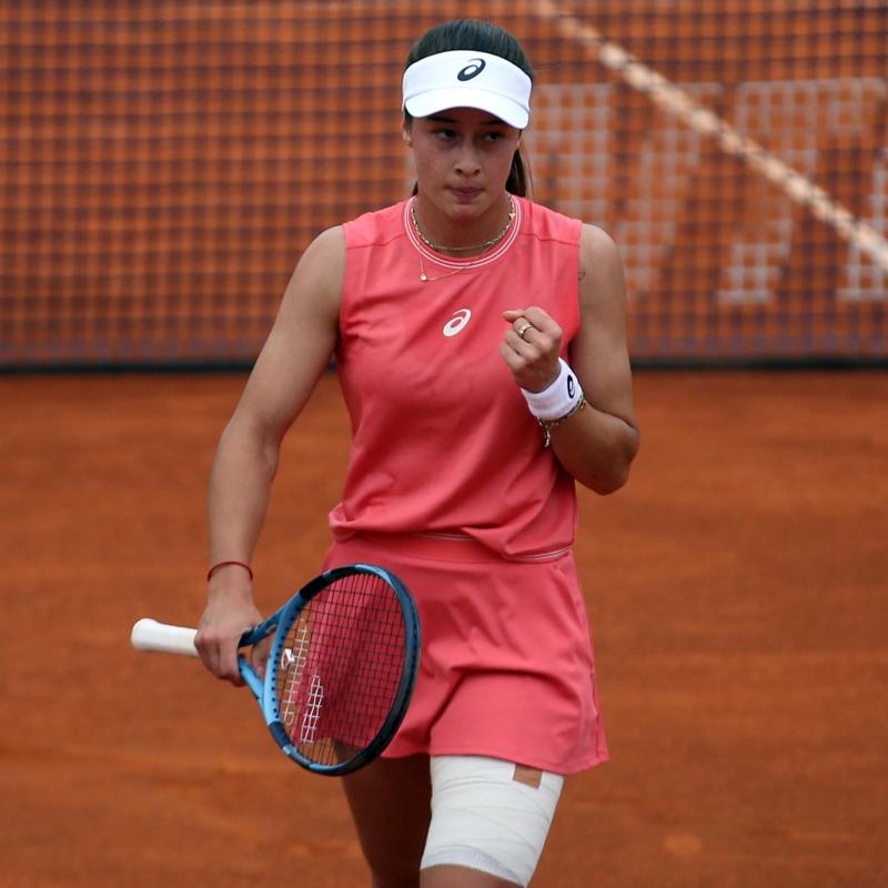 Milli tenis�i Zeynep S�nmez tarihe ge�ti
