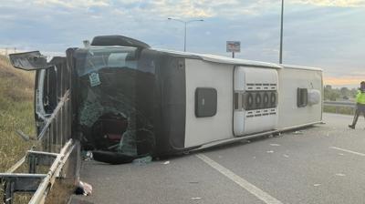 �stanbul-�zmir Otoyolu'nda otob�s kazas�! 25 yaral�