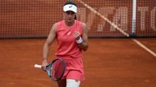 Milli tenis�i Zeynep S�nmez tarihe ge�ti