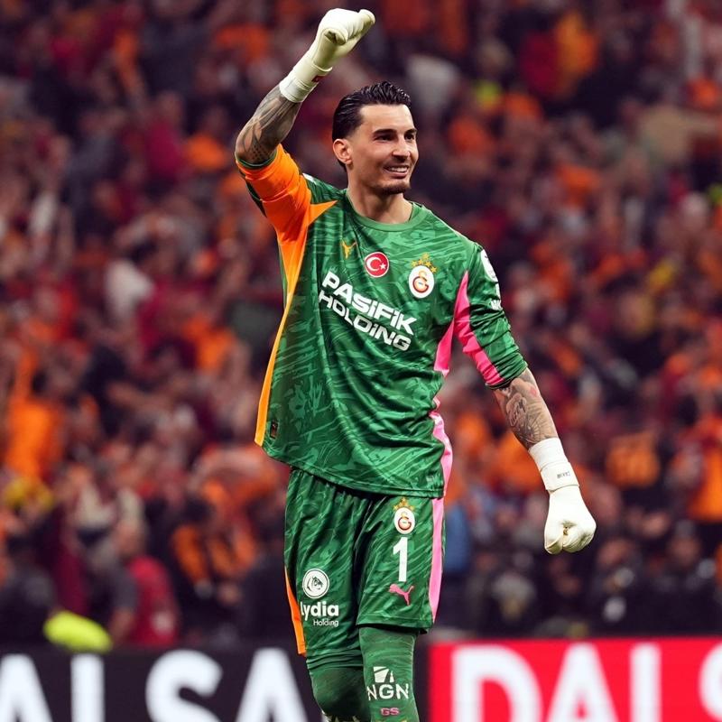 U�urcan �ak�r, Fernando Muslera'y� aratmad�