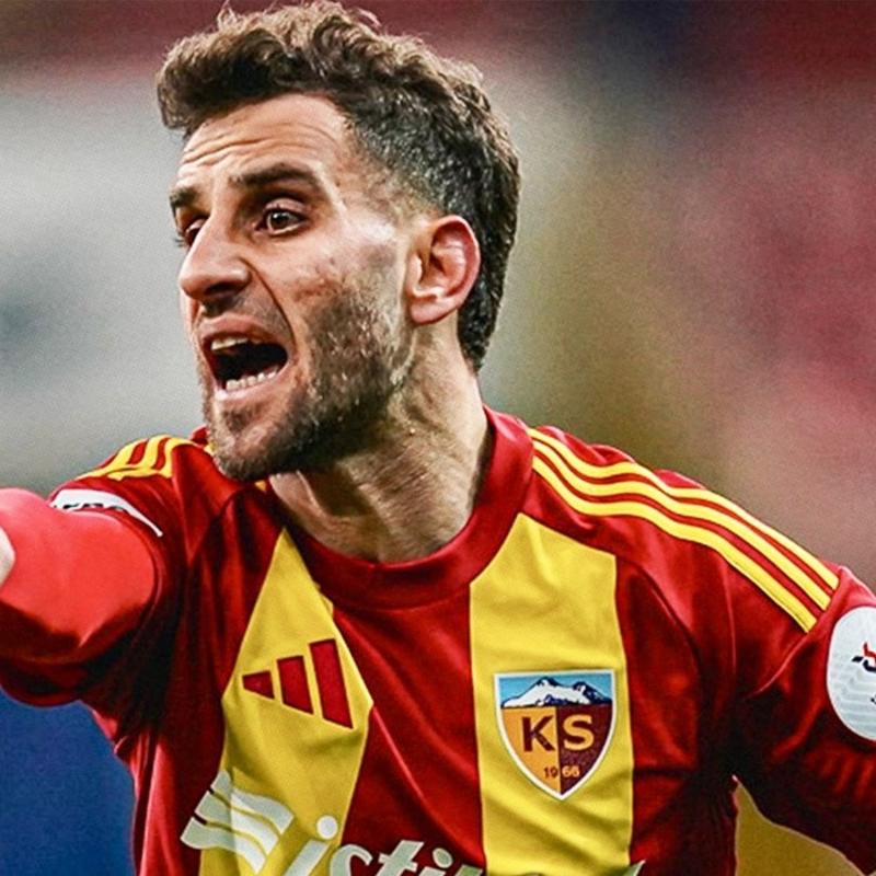 Kayserispor'da an �ok kart g�ren Ramazan Civelek oldu
