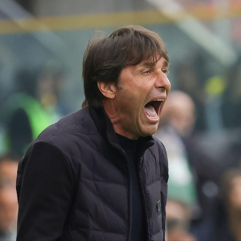 Napoli'de Conte krizi: Ayr�l�k kap�da