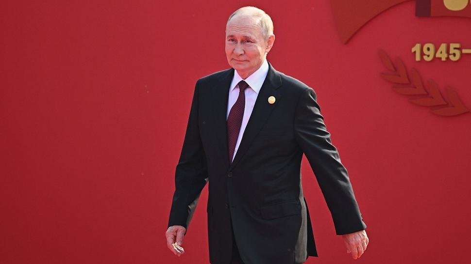 Putin'in çantasında neler var? Bölgeye gitti