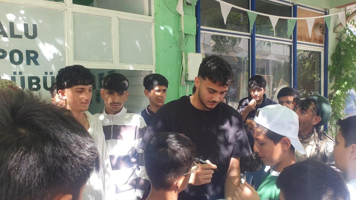 Mustafa Erhan Hekimo�lu Futbol be�ikta� foto�raflar� resimleri