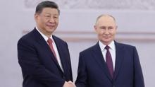 Putin'den Pekin hamlesi: Trump ziyaretinden g�nler sonra dikkat �eken temas