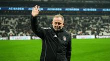 Yal��n gitti yabanc� yolda
