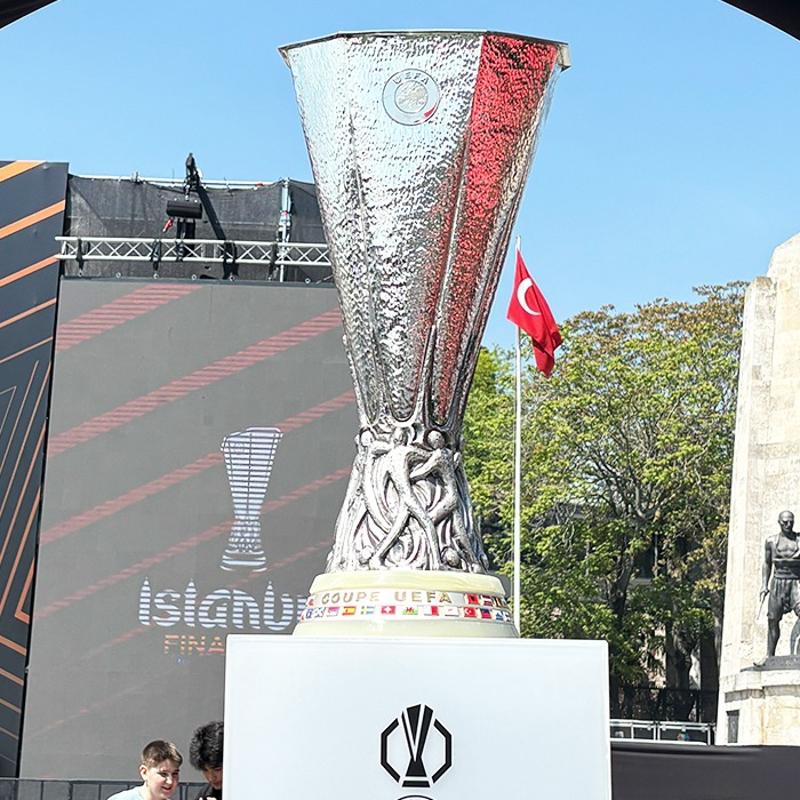 UEFA kupas� Be�ikta� Meydan�'nda