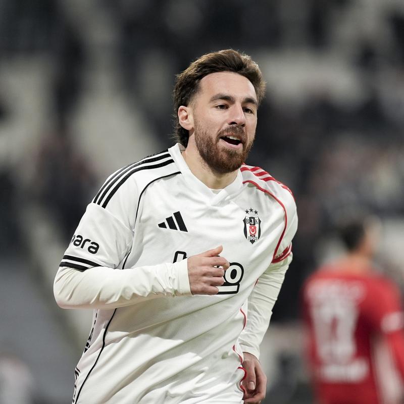 Be�ikta�'ta sezonun en �al��kan� Orkun K�k�� oldu