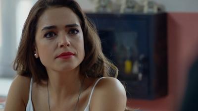 K�rg�n �i�ekler'in Feride'si hamile! �pek Karap�nar bebe�inin cinsiyetini a��klad�...