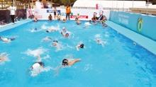 Marmaris'te y�zme sevinci... Sporculara 19 May�s arma�an�