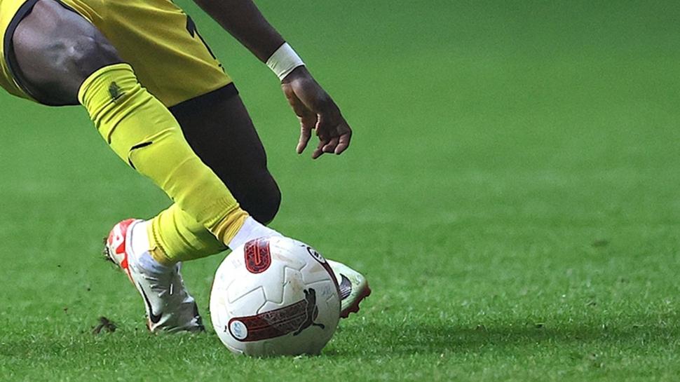 10+4 yabanc� kural� nedir? Galatasaray, Fenerbah�e, Be�ikta� ve Trabzonspor'un yabanc� oyuncu say�lar� ne?