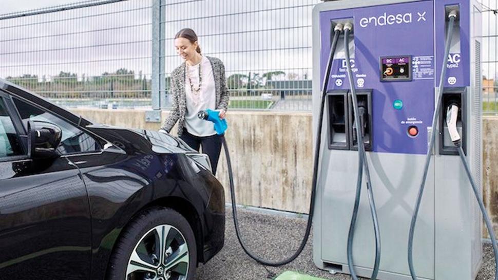 Petrol krizi elektrikli otomobili tetikledi