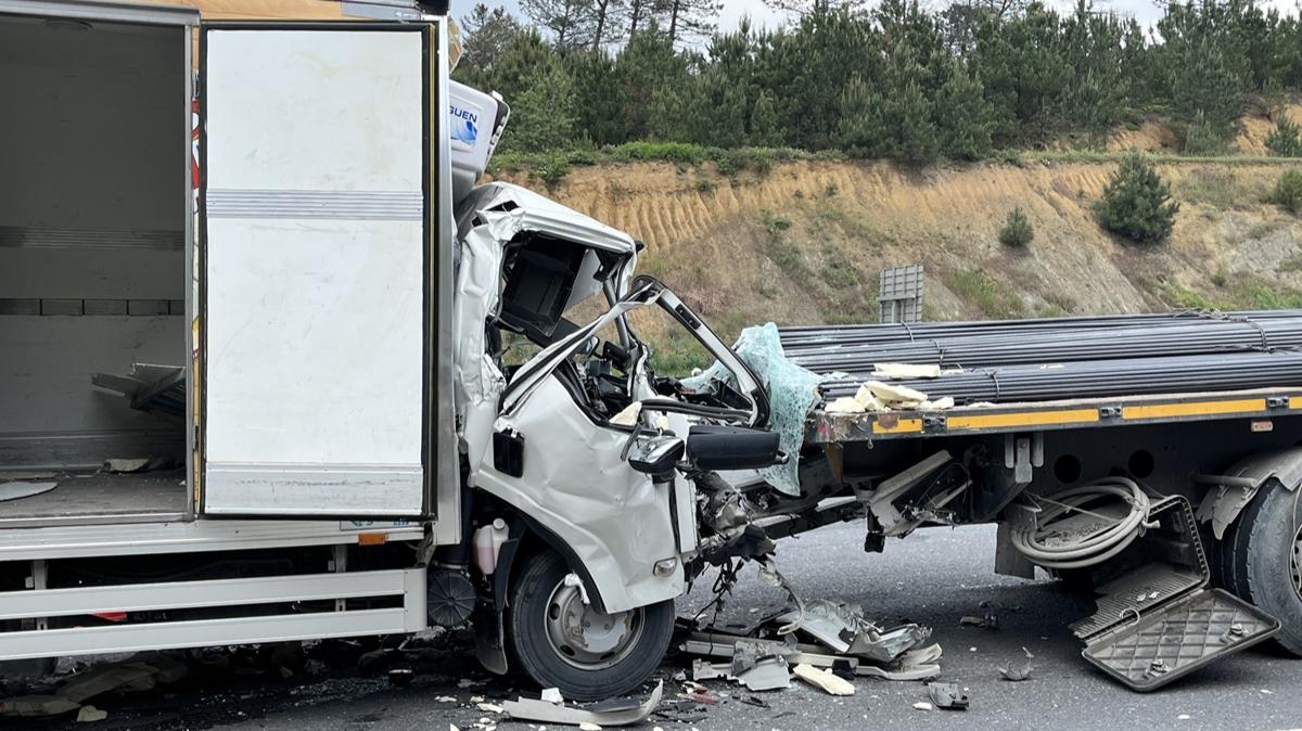 Arnavutk y de Feci Kaza T ra arpan Kamyonetin S r c s Hayat n 