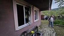 Sobay� yakarken benzin bidonu patlad�: 4 yaral�