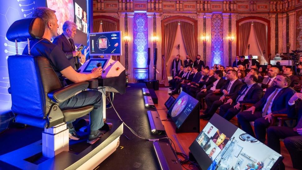 Turkcell 5G ile 1500 kilometreden tıbbi operasyon! İstanbul'dan Muş'taki hastaya 5G ile böbrek taşı ameliyatı