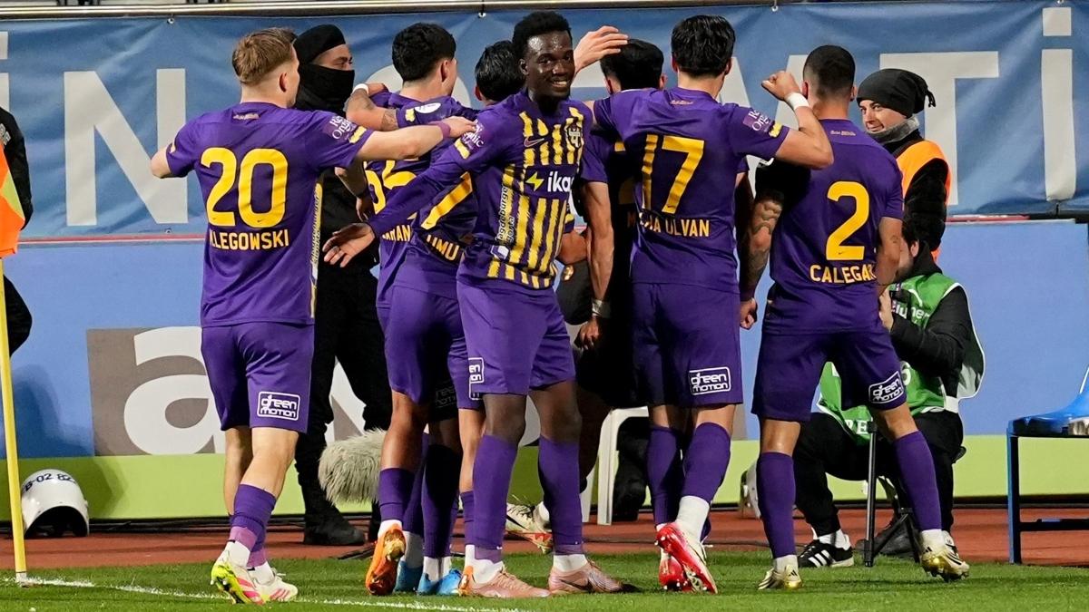ey�pspor s�per lig futbol foto�raflar� resimleri