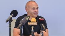 Andres Iniesta imzay� at�yor