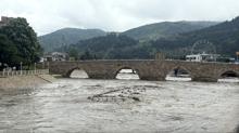 Ta�k�n riski bulunuyor! Ye�il�rmak Nehri'nde �al��malar s�r�yor